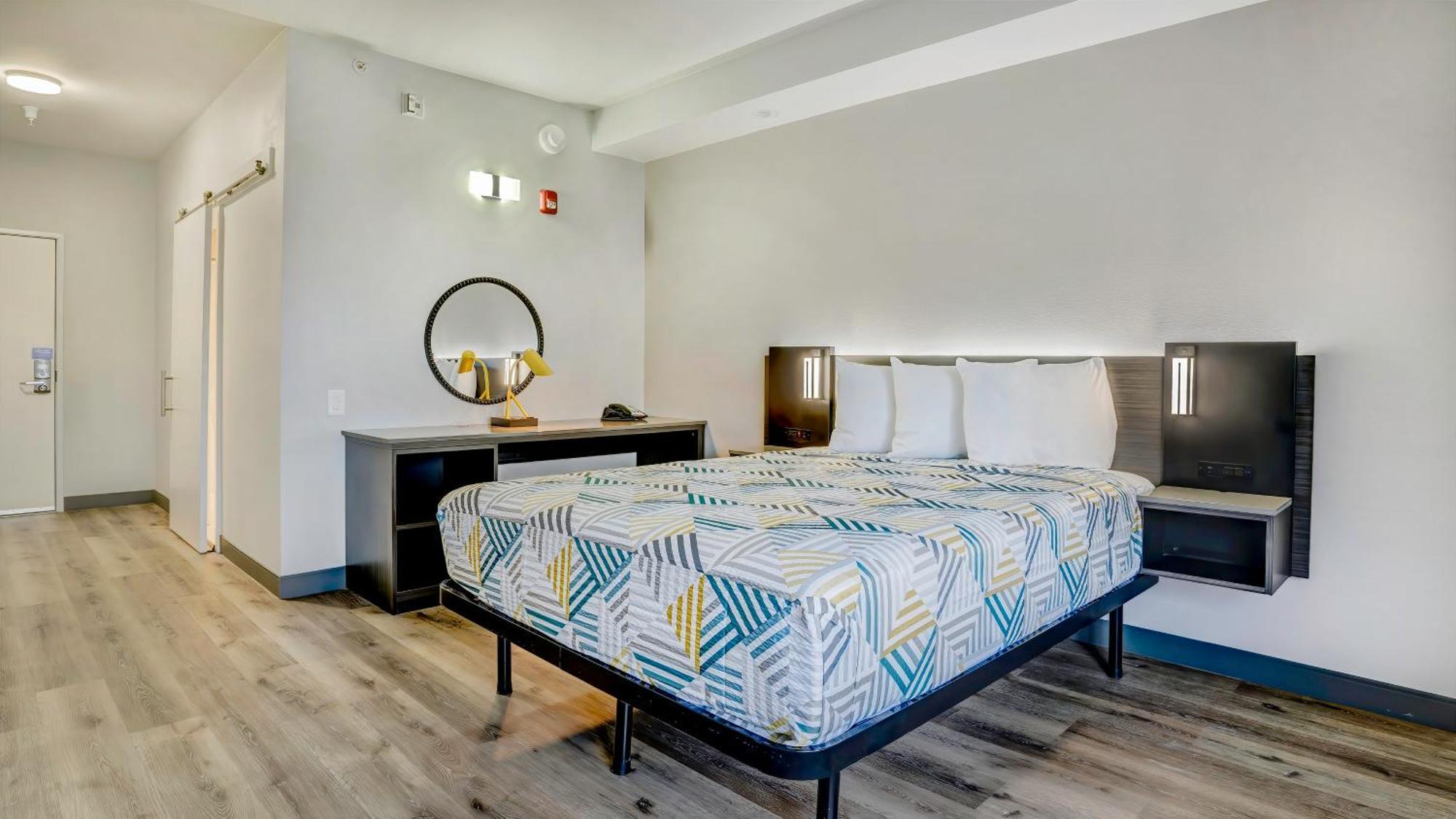 6 Ca San Bernardino East Hotel