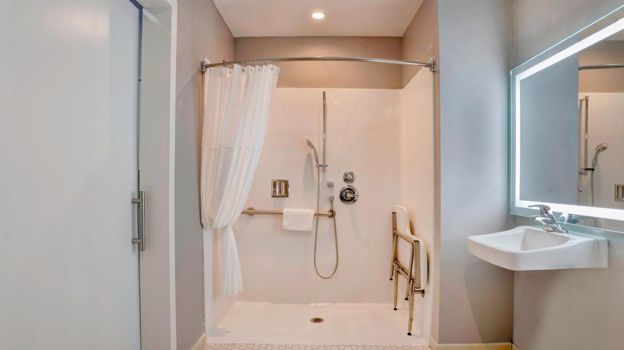 6 Ca San Bernardino East 2* Highland