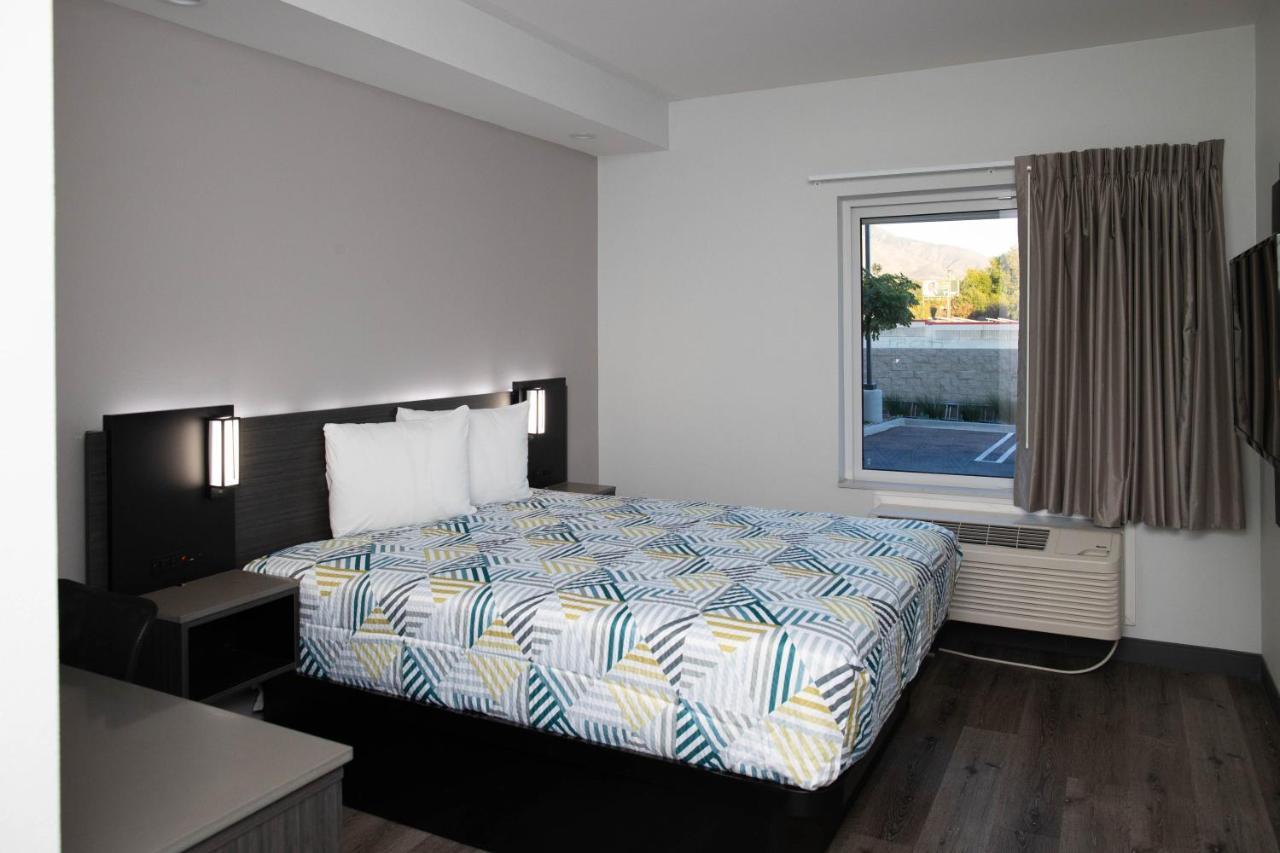 Hotel 6 Ca San Bernardino East Highland